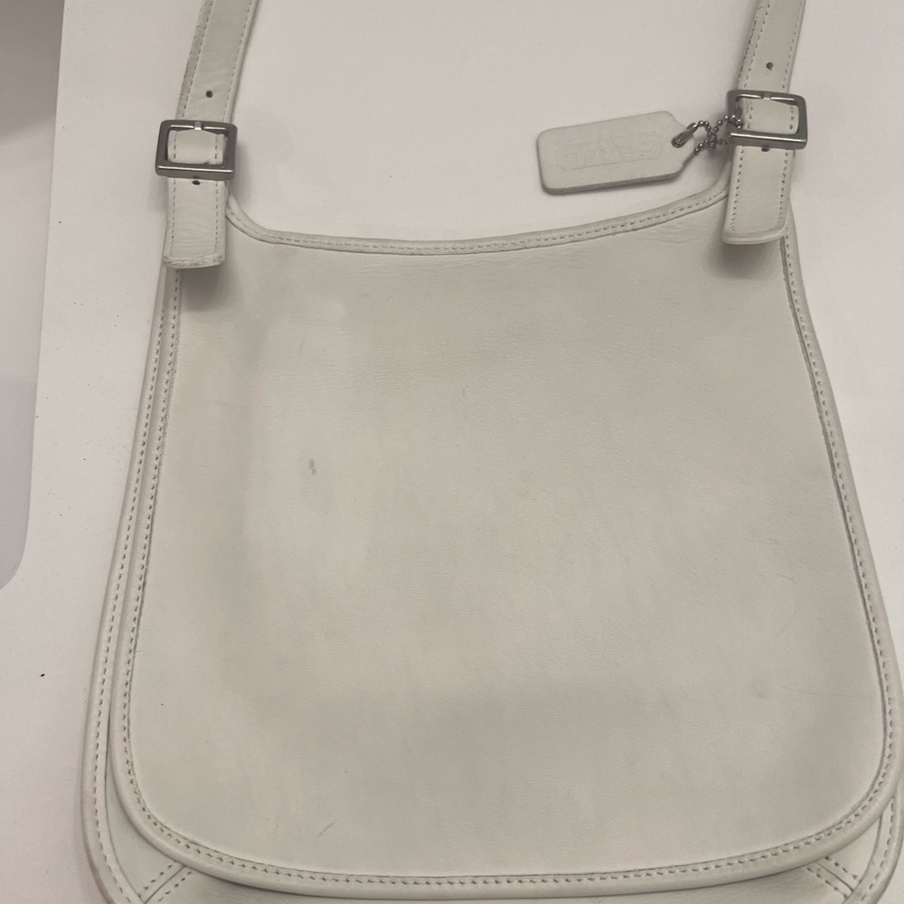 Coach Elegant White Shoulder Bag - Picture 2 of 3